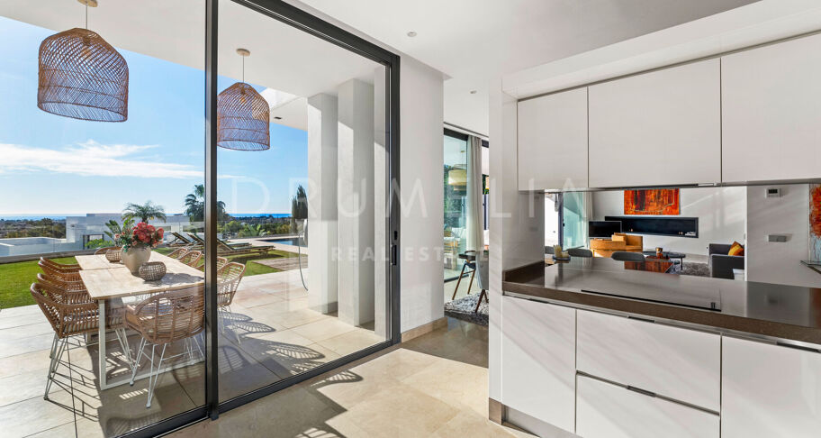 Exquisite Villa mit 5 Schlafzimmern und Panoramablick auf das Meer in La Alqueria
