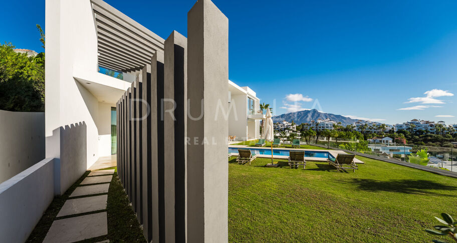 Exquisite Villa mit 5 Schlafzimmern und Panoramablick auf das Meer in La Alqueria