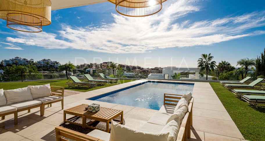 Exquisite Villa mit 5 Schlafzimmern und Panoramablick auf das Meer in La Alqueria
