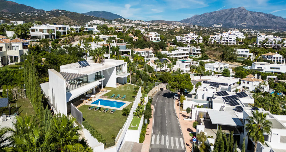 Exquisite Villa mit 5 Schlafzimmern und Panoramablick auf das Meer in La Alqueria