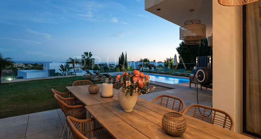 Exquisite Villa mit 5 Schlafzimmern und Panoramablick auf das Meer in La Alqueria