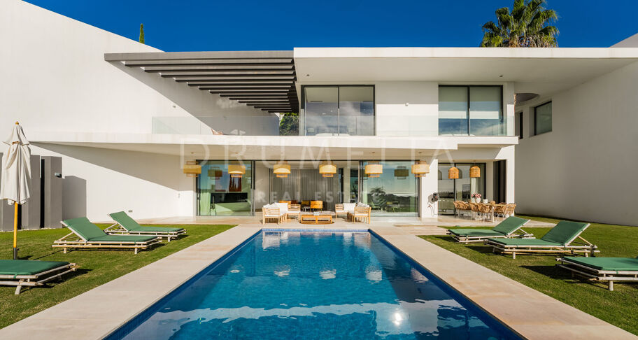Exquisite Villa mit 5 Schlafzimmern und Panoramablick auf das Meer in La Alqueria