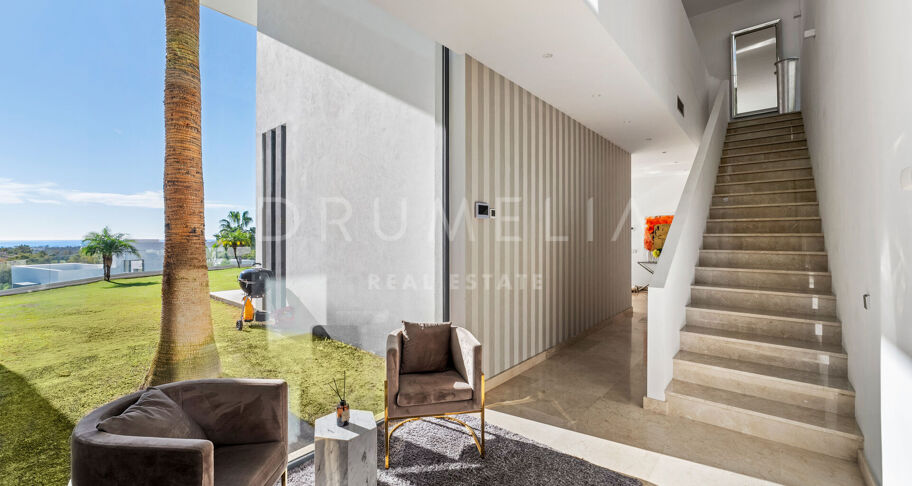 Exquisite Villa mit 5 Schlafzimmern und Panoramablick auf das Meer in La Alqueria