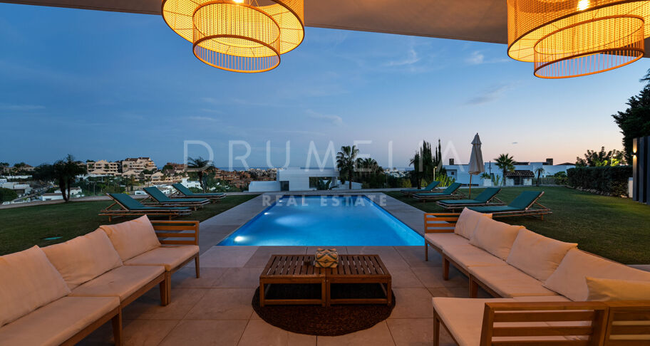 Exquisite Villa mit 5 Schlafzimmern und Panoramablick auf das Meer in La Alqueria