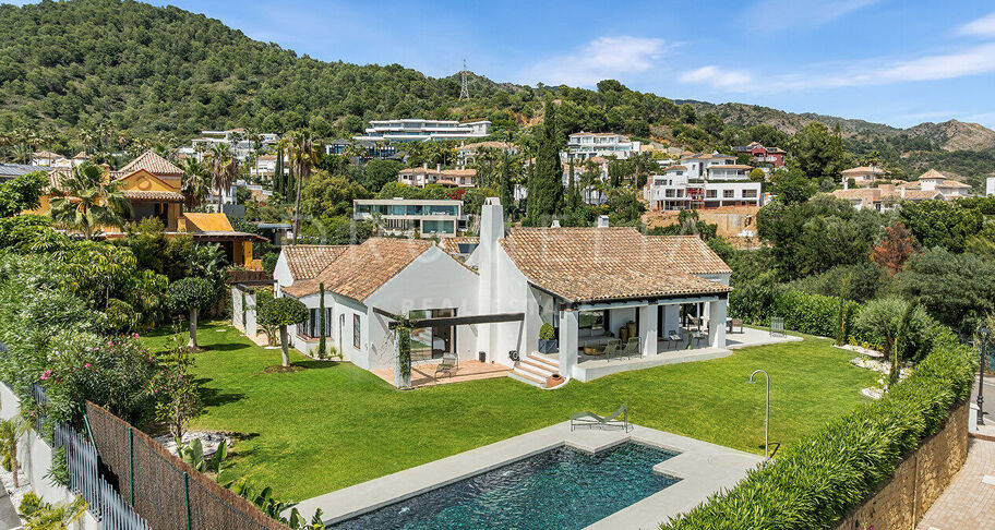 Recently renovated villa in Cascada de Camoján, Marbella