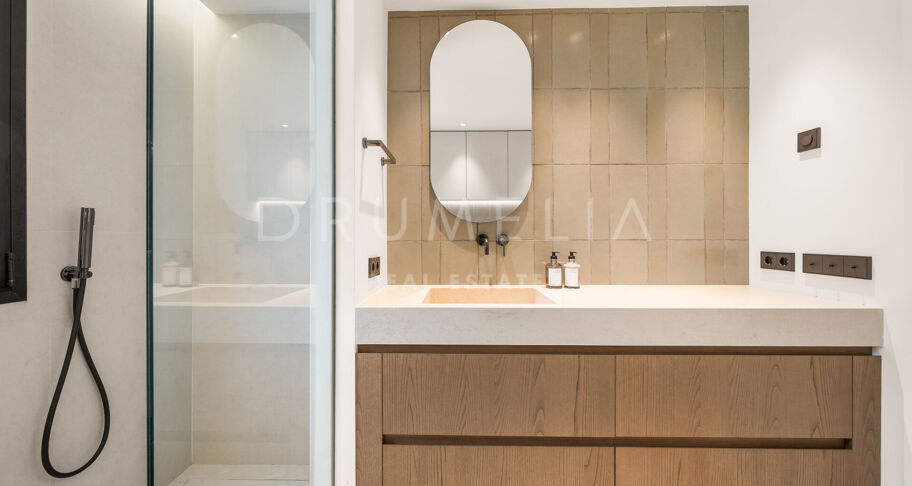 Recently renovated villa in Cascada de Camoján, Marbella