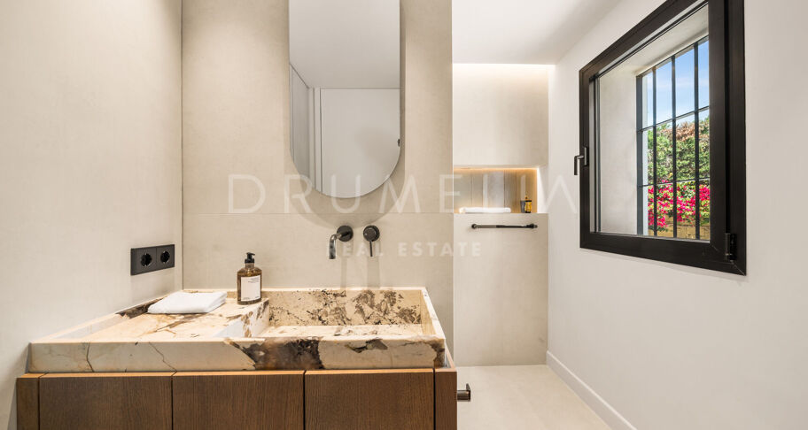Recently renovated villa in Cascada de Camoján, Marbella