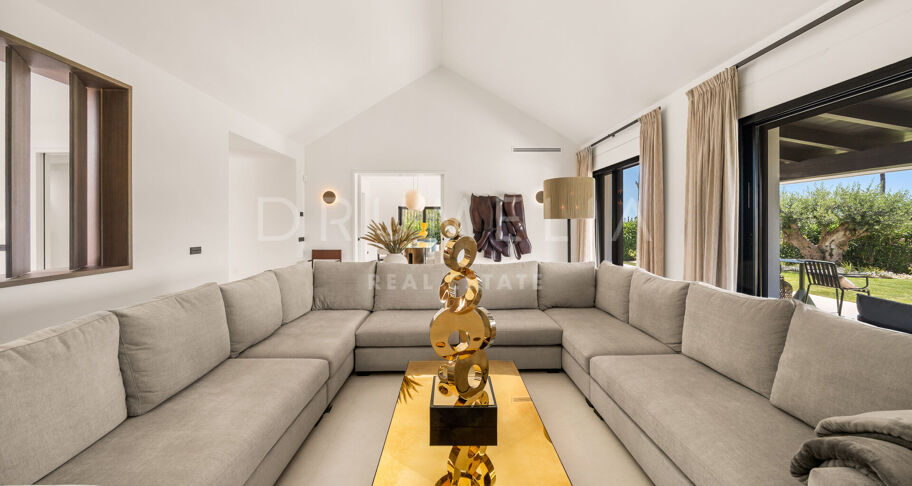 Recently renovated villa in Cascada de Camoján, Marbella