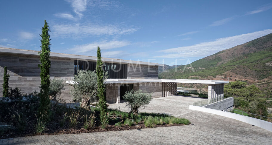 Brand-New Villa with Partial Sea Views in La Zagaleta, Benahavís