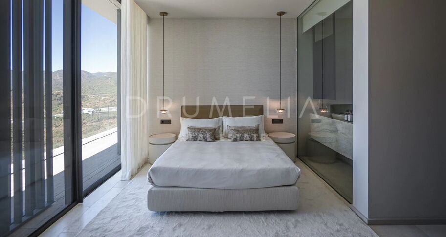 Brand-New Villa with Partial Sea Views in La Zagaleta, Benahavís