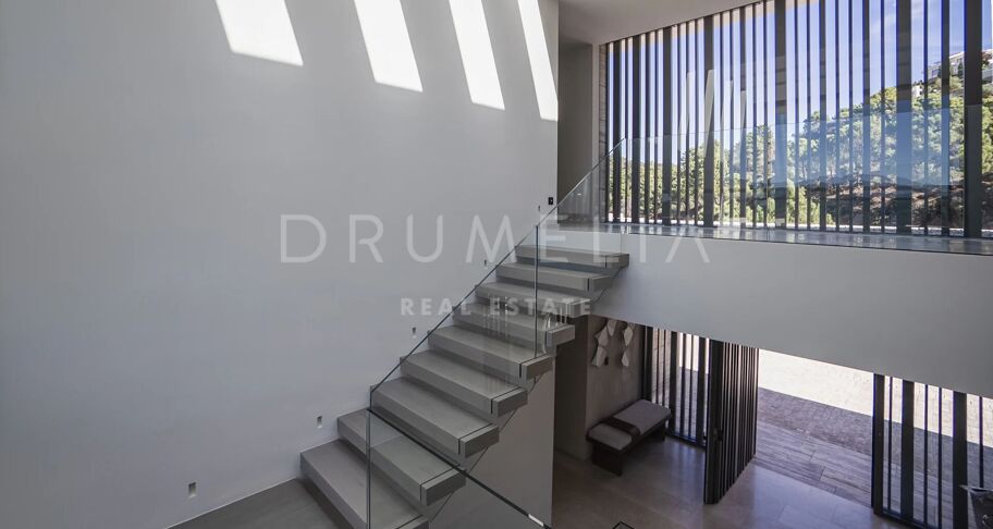 Brand-New Villa with Partial Sea Views in La Zagaleta, Benahavís