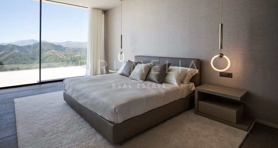 Brand-New Villa with Partial Sea Views in La Zagaleta, Benahavís