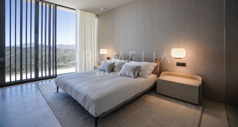 Brand-New Villa with Partial Sea Views in La Zagaleta, Benahavís