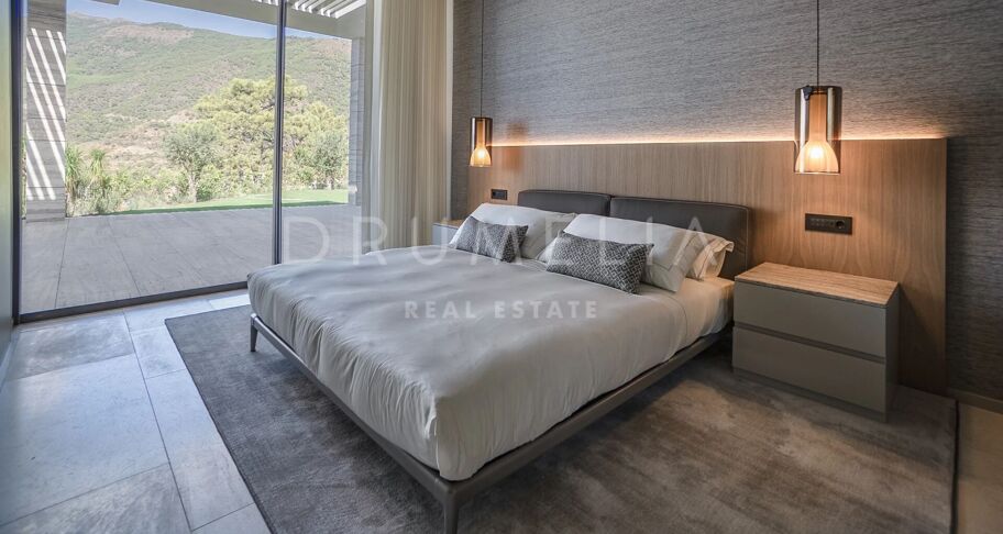 Brand-New Villa with Partial Sea Views in La Zagaleta, Benahavís