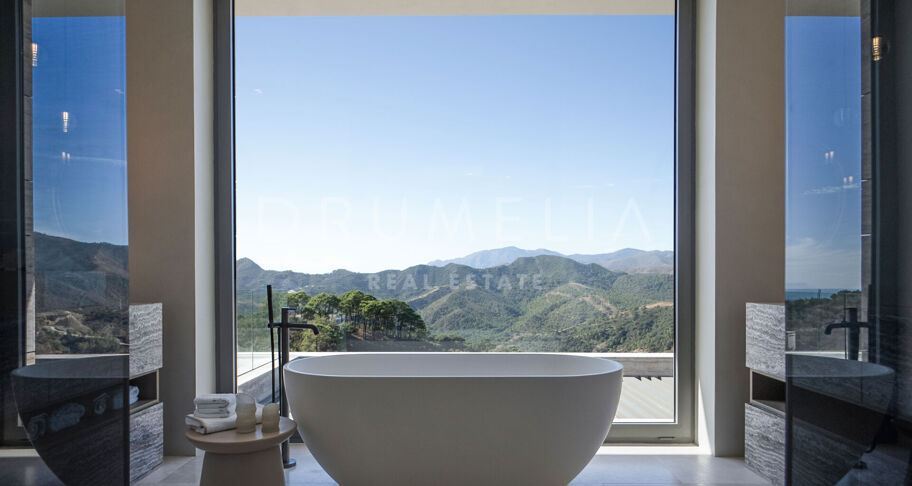 Brand-New Villa with Partial Sea Views in La Zagaleta, Benahavís
