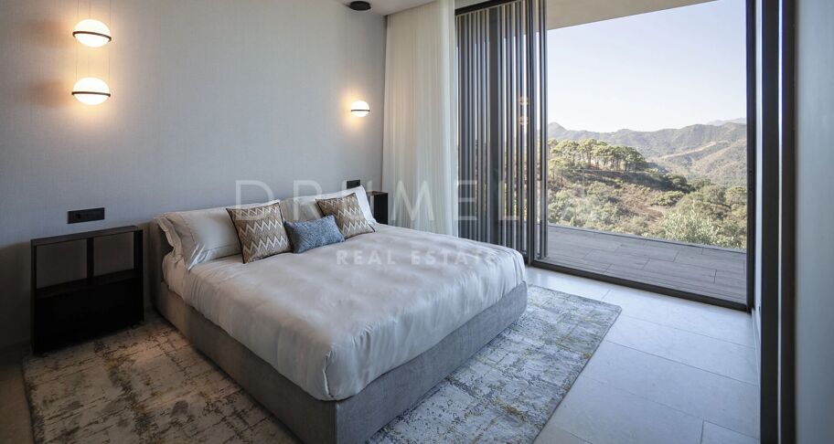 Brand-New Villa with Partial Sea Views in La Zagaleta, Benahavís