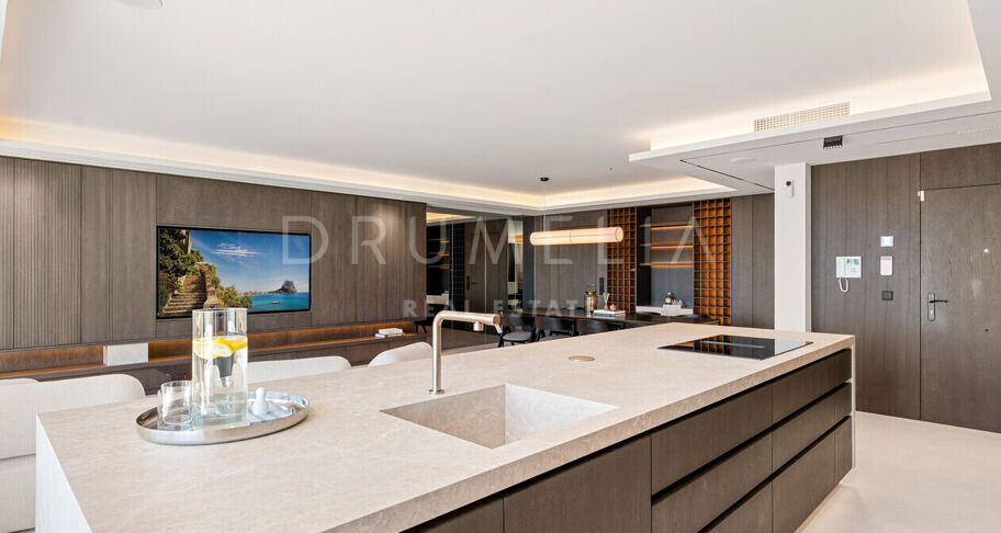 Luxury Penthouse with Sea Views in Sierra Blanca