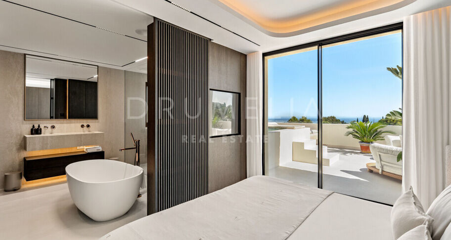 Luxury Penthouse with Sea Views in Sierra Blanca