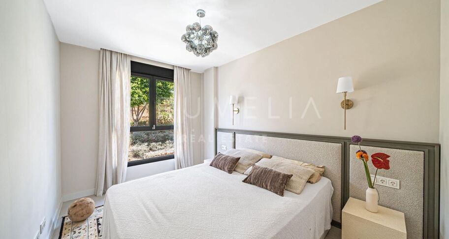 Ruim appartement met 3 slaapkamers in de prestigieuze urbanisatie Las Mesas, Estepona