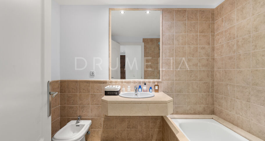 Appartement te koop in Benatalaya, Estepona Oost