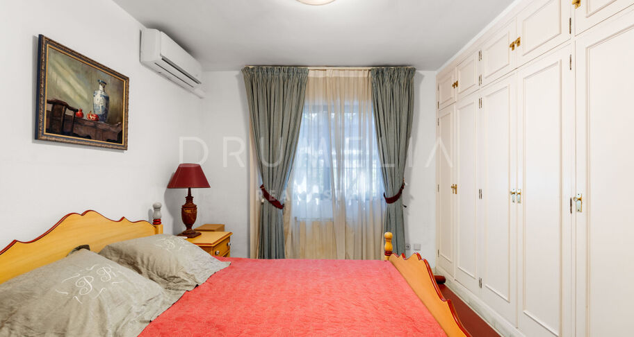 Encantadora villa andaluza en Las Lomas del Marbella Club