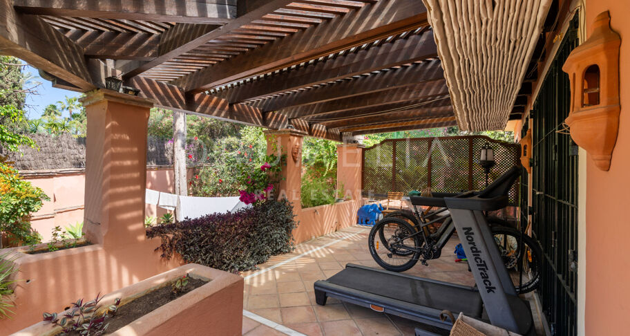 Encantadora villa andaluza en Las Lomas del Marbella Club