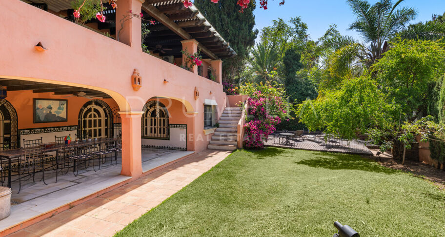 Encantadora villa andaluza en Las Lomas del Marbella Club