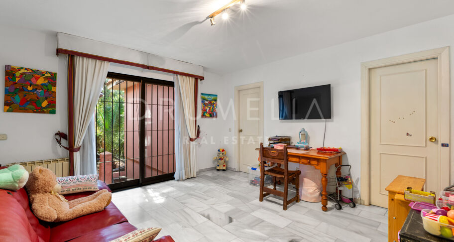 Encantadora villa andaluza en Las Lomas del Marbella Club
