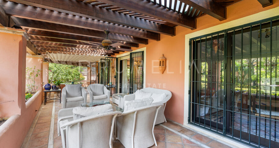 Encantadora villa andaluza en Las Lomas del Marbella Club