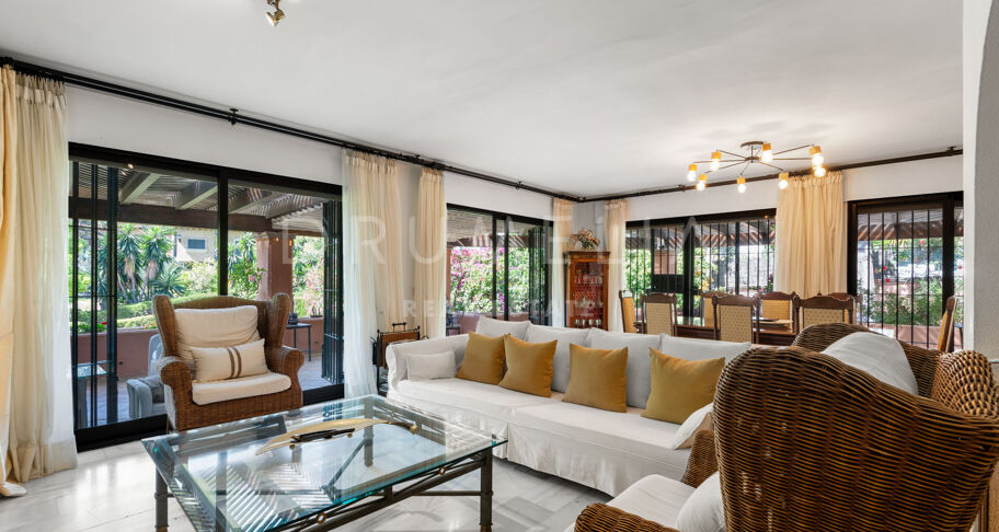 Encantadora villa andaluza en Las Lomas del Marbella Club