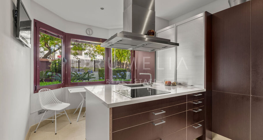 Elegante Erdgeschosswohnung mit privatem Garten