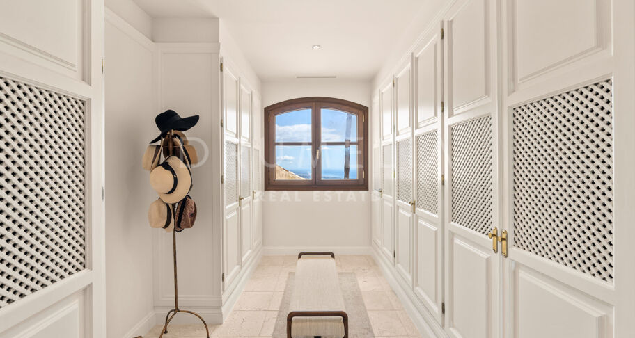 Luxury Mediterranean villa in La Zagaleta with additional plot with project for a second villa - Panoramic sea views in one of Europe's most exclusive gated communities