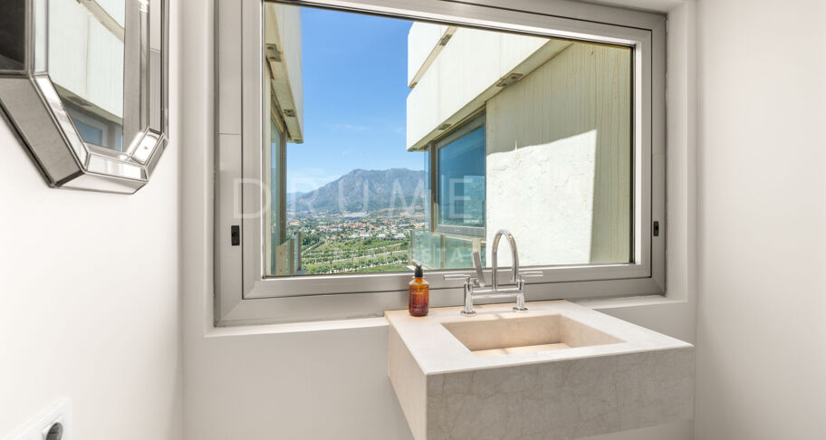 Exklusives Panorama-Penthouse in einer der begehrtesten Gegenden von Ost-Marbella