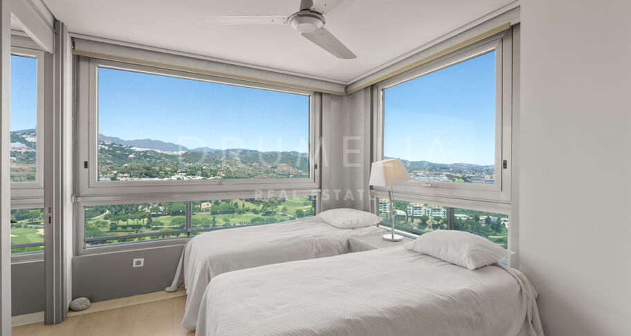 Exklusives Panorama-Penthouse in einer der begehrtesten Gegenden von Ost-Marbella