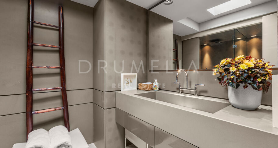 Exklusives Panorama-Penthouse in einer der begehrtesten Gegenden von Ost-Marbella