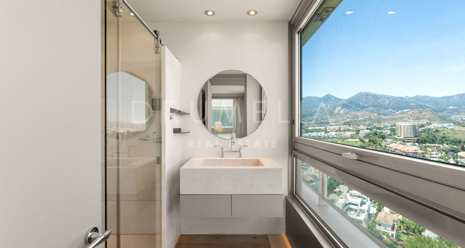 Exklusives Panorama-Penthouse in einer der begehrtesten Gegenden von Ost-Marbella
