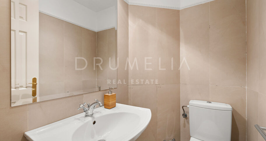 Exklusives Apartment in Condado de Sierra Blanca - Panoramablick auf Meer und Berge in einer der renommiertesten Gegenden Marbellas