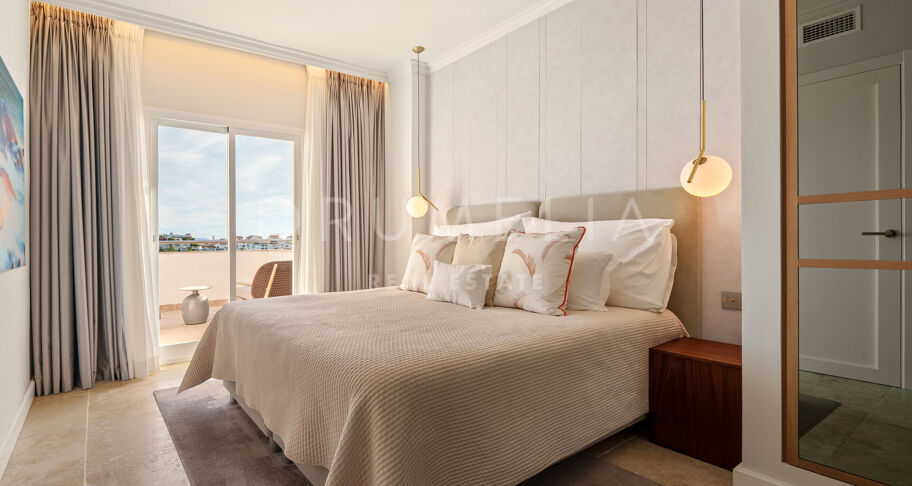 Appartement rénové en front de mer à Andalucía del Mar, Puerto Banús