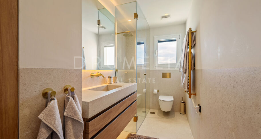 Appartement rénové en front de mer à Andalucía del Mar, Puerto Banús