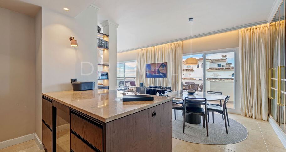 Appartement rénové en front de mer à Andalucía del Mar, Puerto Banús