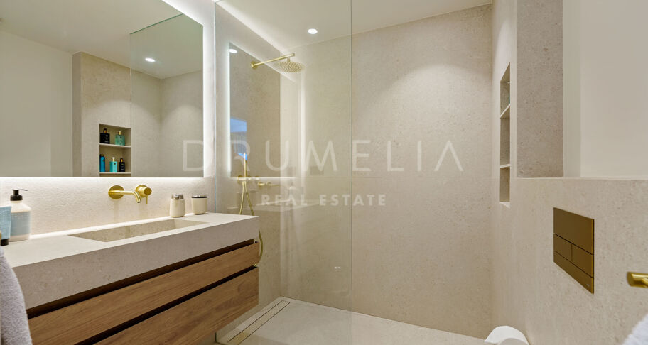 Appartement rénové en front de mer à Andalucía del Mar, Puerto Banús