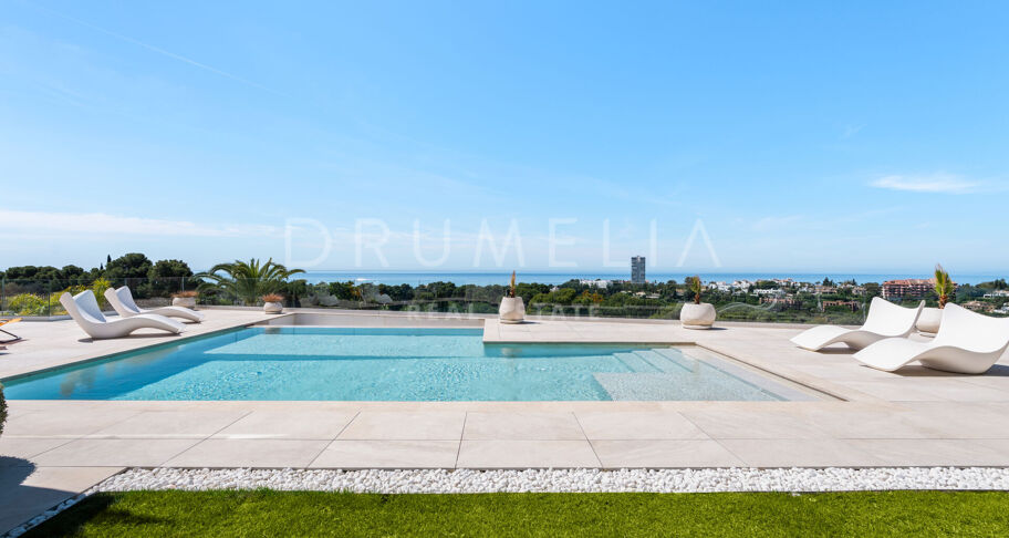 Contemporary Sea-View Villa in Río Real, Marbella
