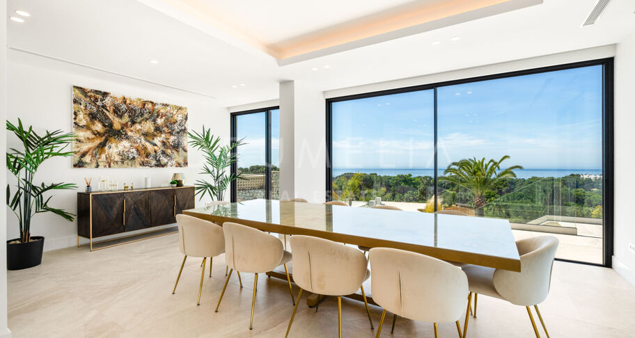 Contemporary Sea-View Villa in Río Real, Marbella