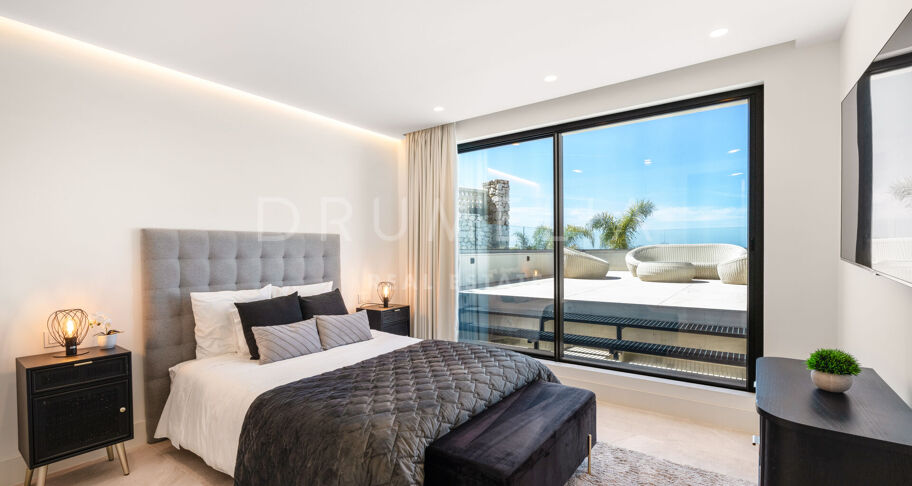 Contemporary Sea-View Villa in Río Real, Marbella