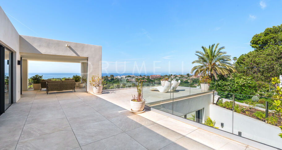 Contemporary Sea-View Villa in Río Real, Marbella