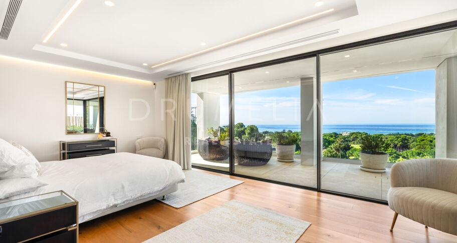 Contemporary Sea-View Villa in Río Real, Marbella