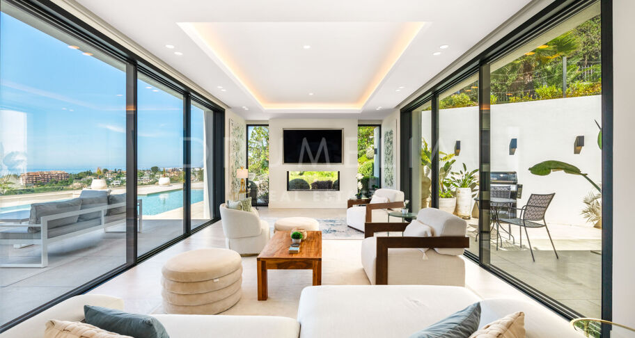 Contemporary Sea-View Villa in Río Real, Marbella