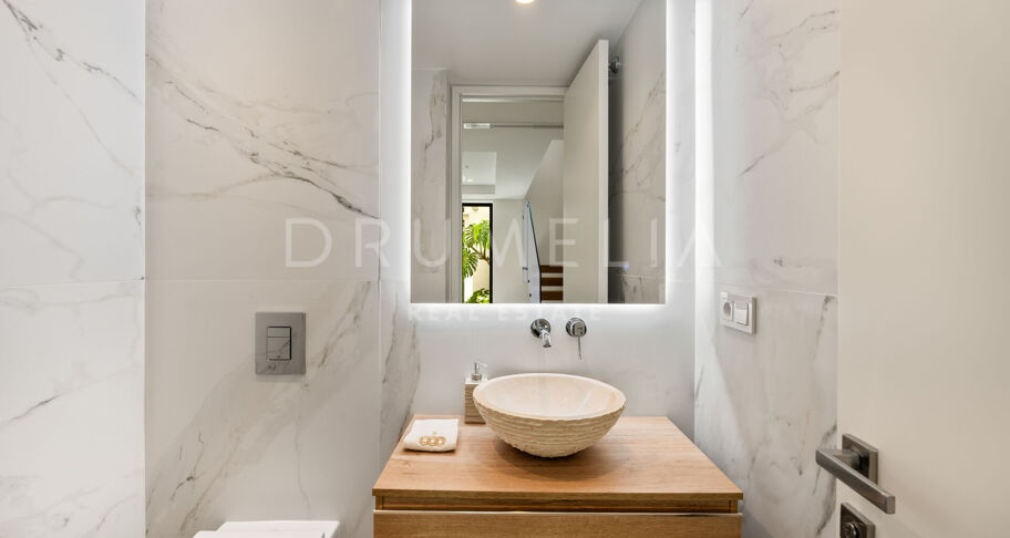 Contemporary Sea-View Villa in Río Real, Marbella