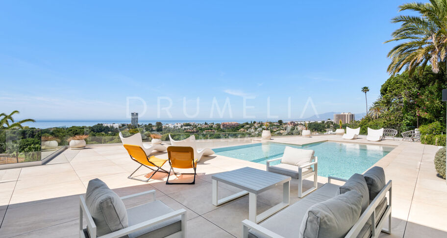 Contemporary Sea-View Villa in Río Real, Marbella