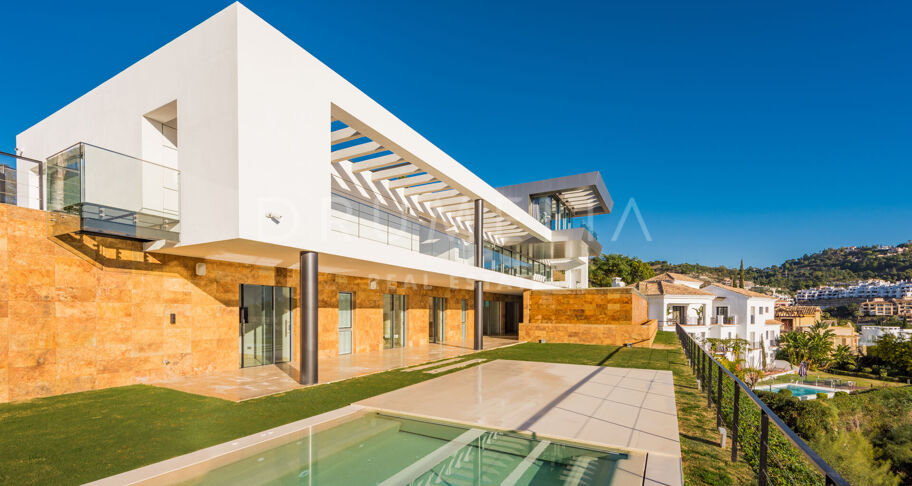 Villa Kasia - Contemporary villa with panoramic sea and mountain views